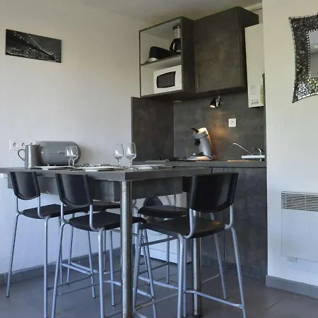 Cap D'agde, 2 Pieces, 4 Personnes - Fr-1-249-128